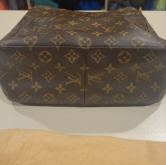 Louis Vuitton Monogram Looping GM One Strap Bag - Picture 8 of 10